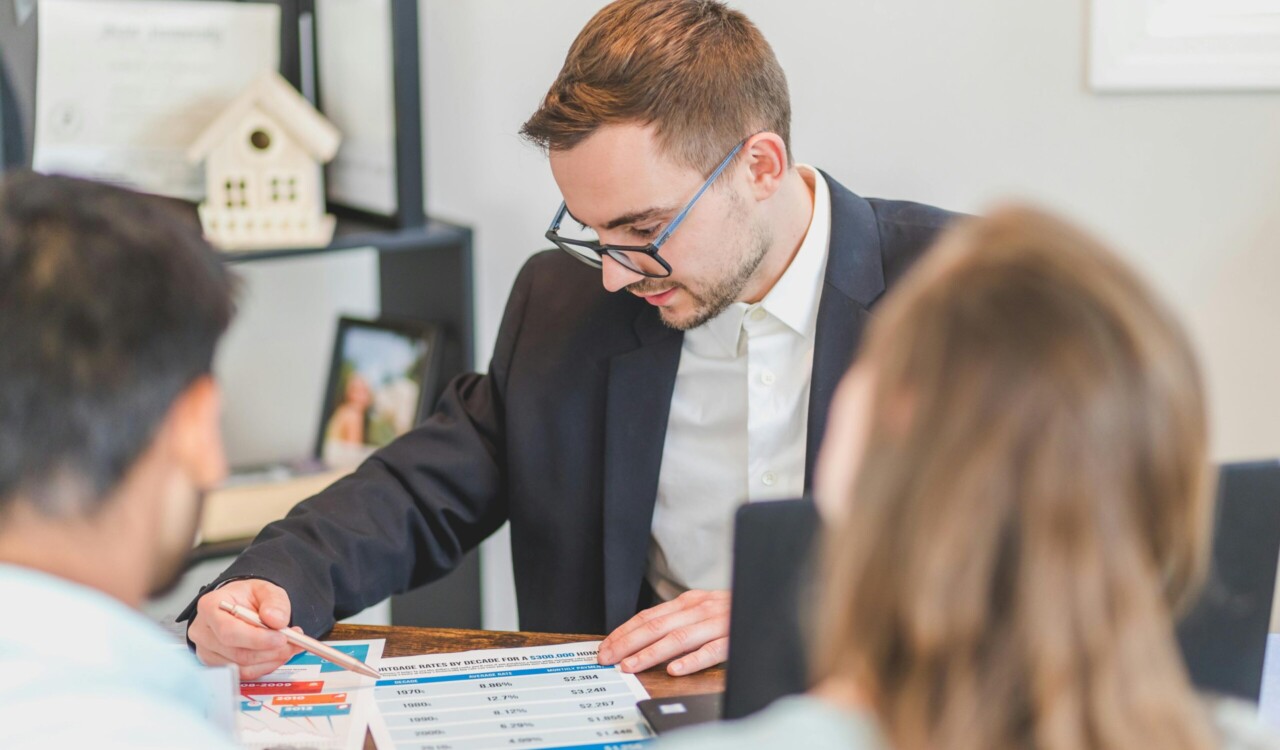 financial-advisors-scaled