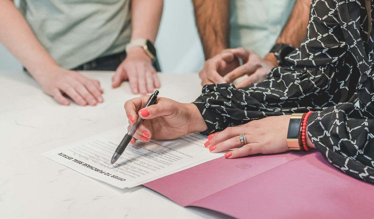 What’s the Difference Between a Guarantor and a Co-Signer - Verified by FangWallet