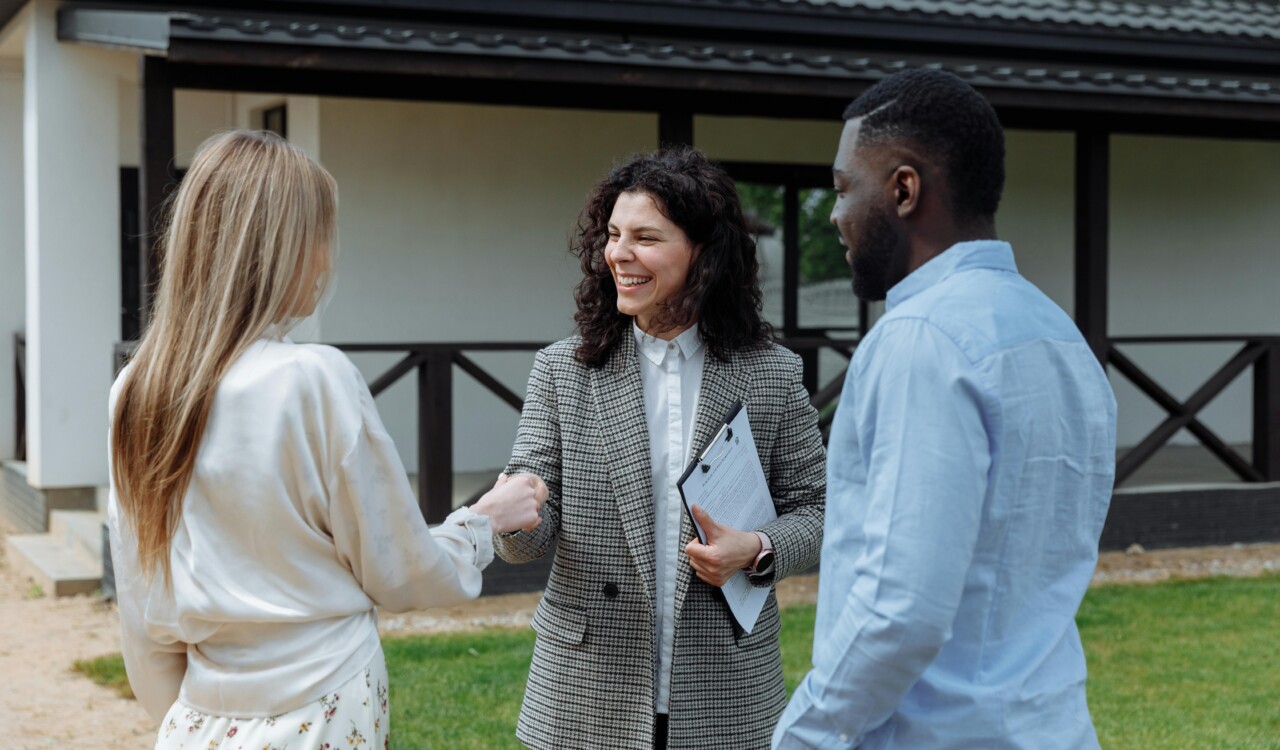 What Does a Mortgage Broker Do? Understanding Their Role in Your Home Buying Journey - Verified by FangWallet