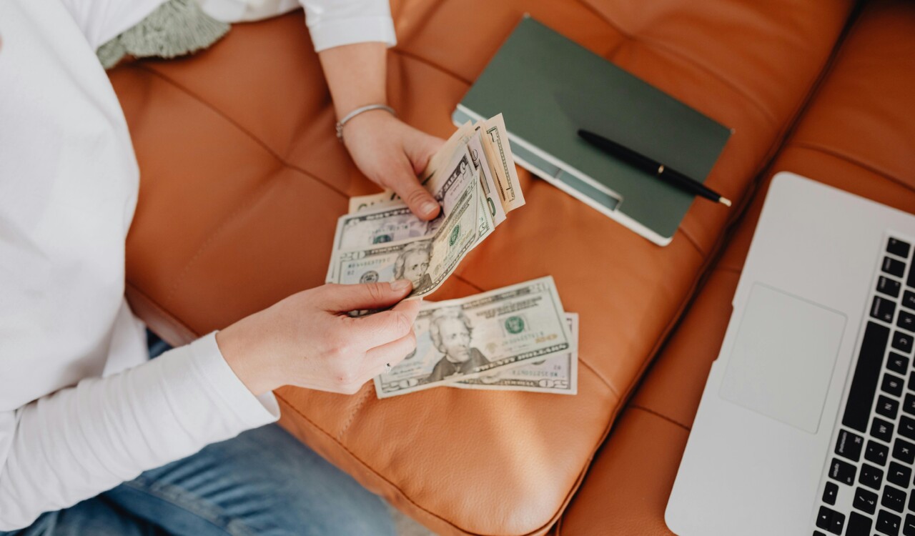 Easy Ways to Save on Dirham to USD Dollar Conversions - Verified by FangWallet