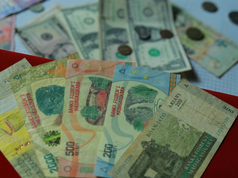 disadvantages of paying off debt