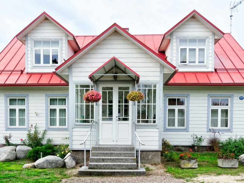 do you get a tax credit for buying a house